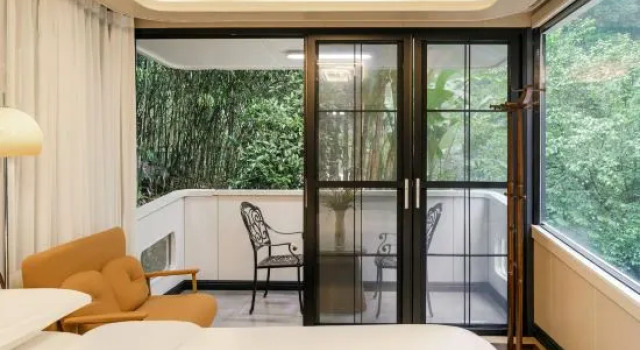 Капсула с балконом Yanyujian Hostel