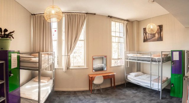 Кровать в общем номере Big Backpackers Hostel