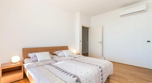Nice Home In Lovran With Sauna, Забронировать Отель Отели Ловран с парковкой, Парковка
