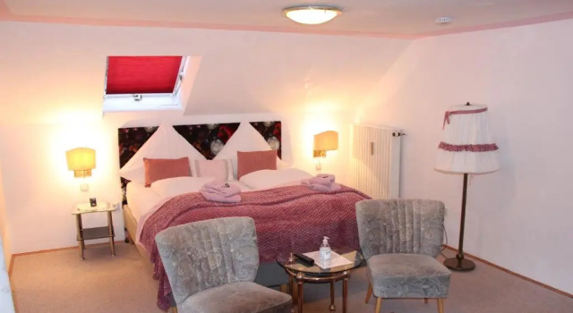 Люкс Мансарда с балконом Romantic-Pension Albrecht - Villa next to UNESCO World Heritage