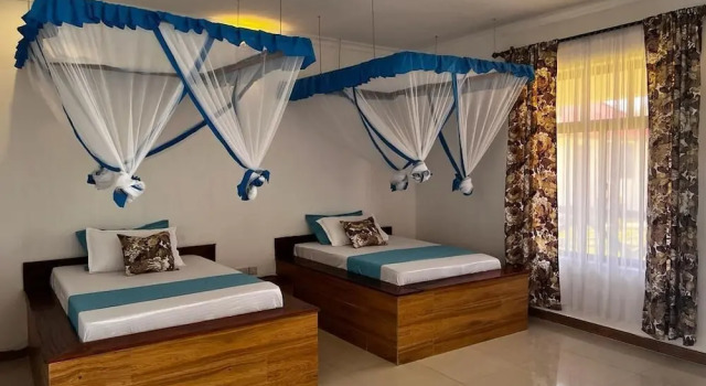 Balungi Bungalow & Restaurant