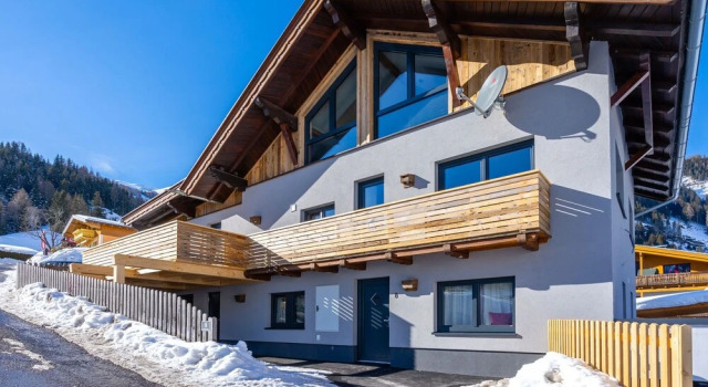 Attractive Holiday Home in Rauris, Near the ski Piste