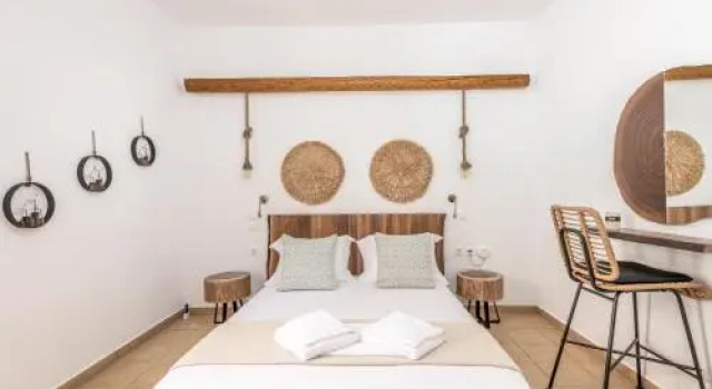 Mantelena studios & family apartments, Prenota Appartamento Hotel a Milo con parcheggio, Parcheggio