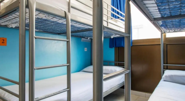 Кровать в общем номере Sea Hostel Barcelona