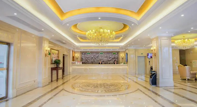 Vienna Hotel Guangxi Liuzhou Xijiang Vientiane City, Rezerwuj Hotel Liuzhou Guangxi