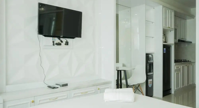Comfort and Modern Studio at Tree Park Cikokol Apartment