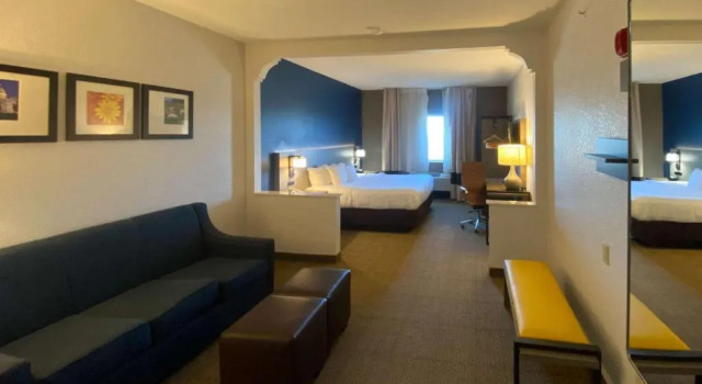 Люкс Spark by Hilton Round Rock