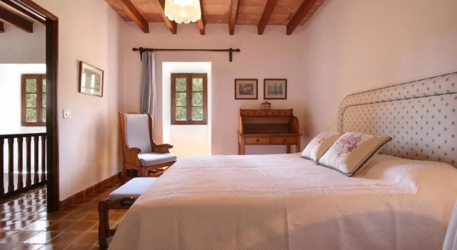 Villa - 4 Bedrooms with Pool and WiFi - 103179, Book Villa Pollença Majorca