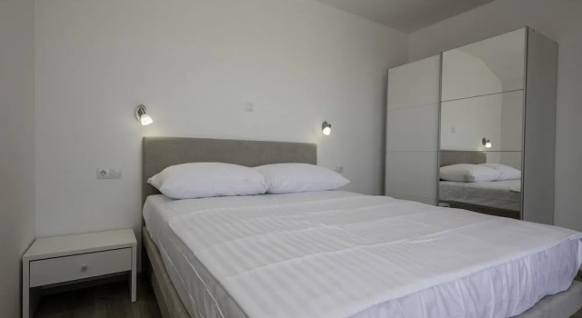 Inviting 3-bed House on the Island of Rab, Croatia, Prenota Casa vacanze Arbe 