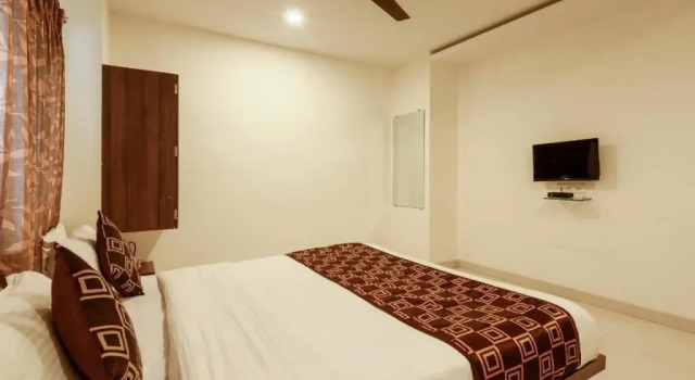 Hotel Platinum Inn, Забронировать Отель Отели штата Махараштры с завтраком, Завтраки
