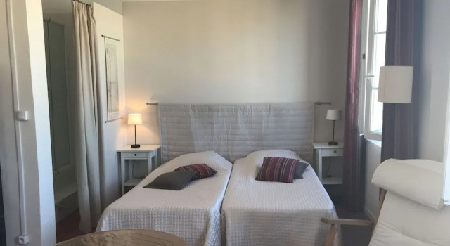 Chambre d'Hôte La Sylvabelle, Забронировать Отель Отели Марселя с парковкой, рядом с Национальный театр Марселя Ла Крие, Парковка