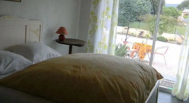 B&B Chez Rose-Marie, Забронировать Отель «постель и завтрак» Отели Везон-ла-Ромен с парковкой, рядом с Археологический музей Théo Desplans, Парковка