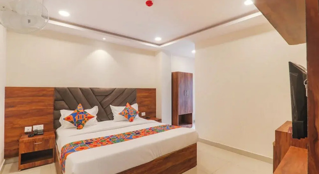 Номер Premium FabHotel Rachna Palace and Banquets - Nr Lekhraj Metro Station
