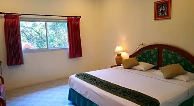 Бунгало с видом на озеро Baan Suan Sook Resort