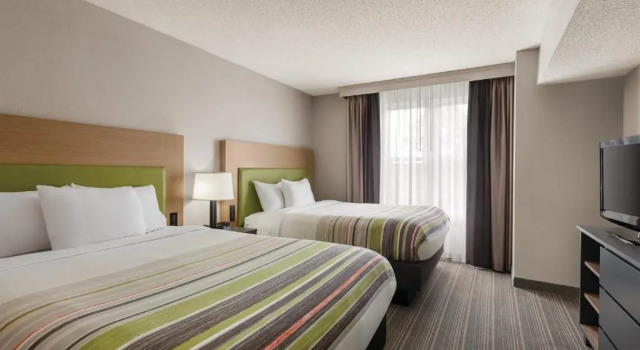 Четырёхместный люкс c 1 комнатой Country Inn & Suites by Radisson, Beaufort West, SC