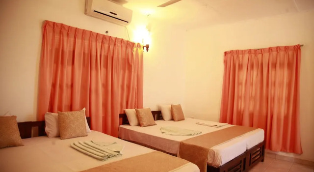 Четырёхместный семейный номер Standard c 1 комнатой Cottage Tourist Rest