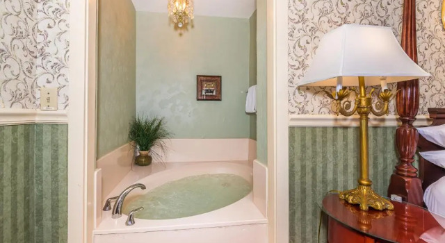 Номер Deluxe Old Powder House Inn