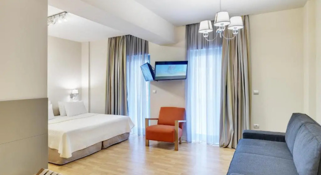 Полулюкс Phidias Piraeus Hotel