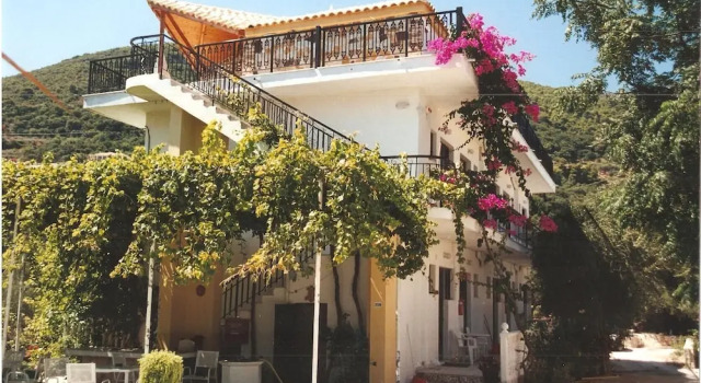 Dakis Studios, Prenota Hotel Kerion Zante