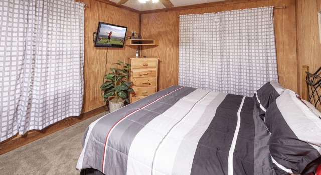 Grandpas Getaway by Eagles Ridge Resort