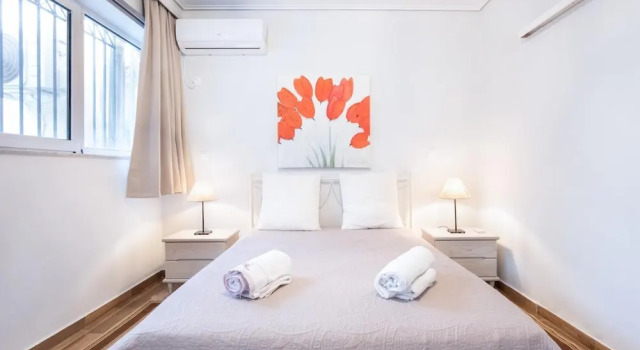 Alimos Bright Apartment Near the Beach, Забронировать Апартаменты/квартира Алимос Афины