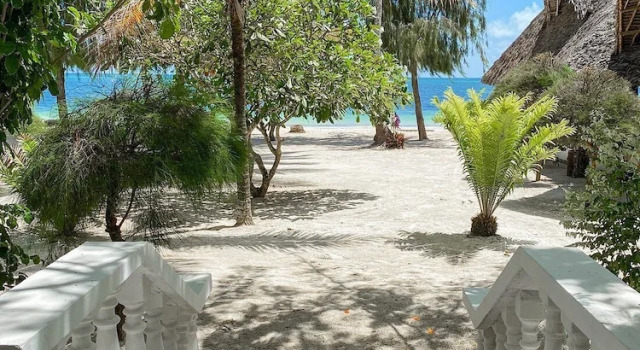 Трёхместный семейный номер Standard oceanfront Moonshine Uroa Boutique Hotel