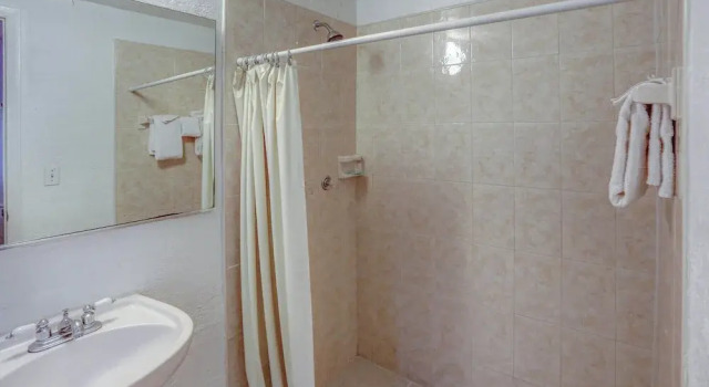 Студия Richards Motel