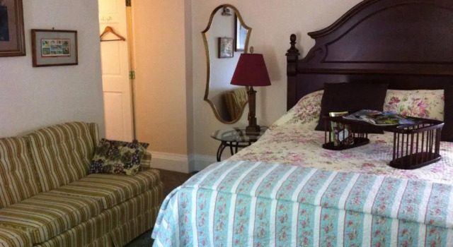 Номер Standard Emerald Necklace Inn Bed and Breakfast