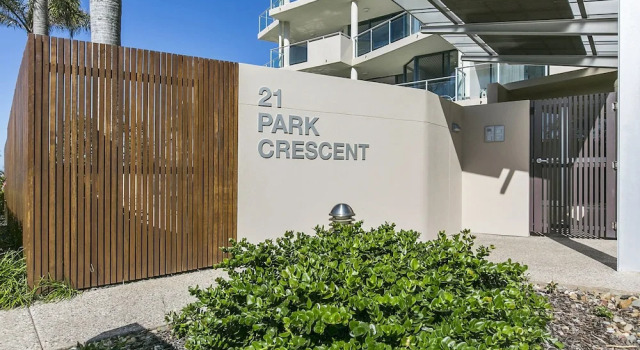 Sunshine Beach Penthouse with Beach Views - Unit 9/21 Park Crescent, Sunshine Beach, Prenota Hotel Hotel a Queensland con parcheggio, Parcheggio