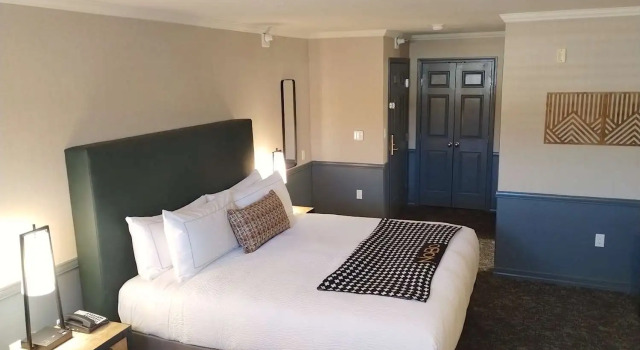 Двухместный номер Standard Hotel NoBo Cascade, Tapestry Collection by Hilton