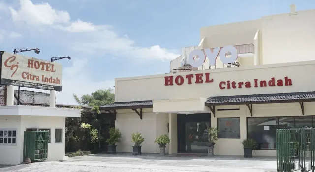OYO 561 Hotel Citra Indah Near RS Ludira Husada Tama