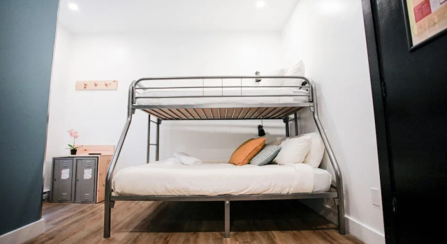 Трёхместный семейный номер Standard Auberge Saintlo Montréal Hostel