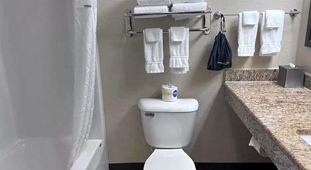 Люкс Cobblestone Inn & Suites - Fort Dodge