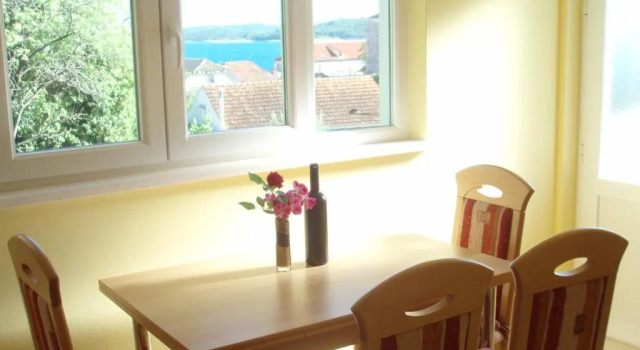 Апартаменты с 2 комнатами с балконом и с видом на море Apartments Sandra