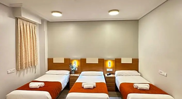 Трёхместный номер Superior Hostal Abadia Madrid