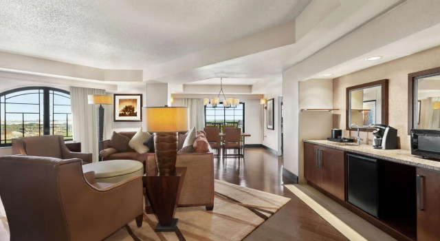 Двухместный номер Presidential Embassy Suites Dallas - DFW Airport North