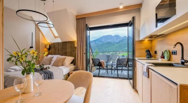 Люкс Superior с балконом и с видом на горы Apartamenty 3 Owce z widokiem na Giewont