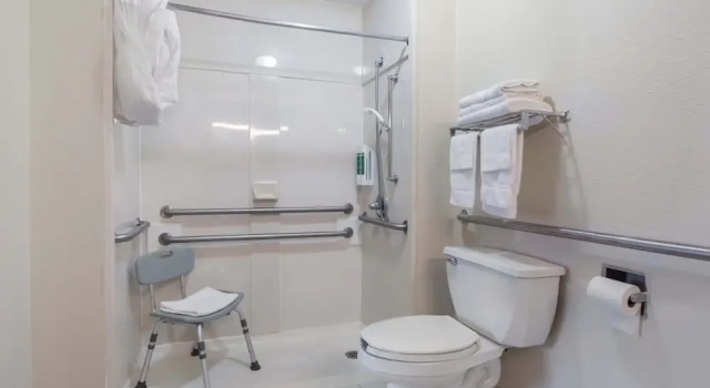 Люкс 1 Life Studio and Suites