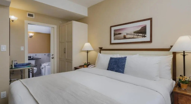 Люкс c 1 комнатой Summerland Waterfront Resort & Spa