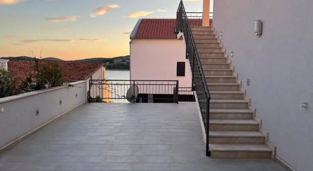 Апартаменты Villa Pina Tisno Apartment Luca 4-6 Pers