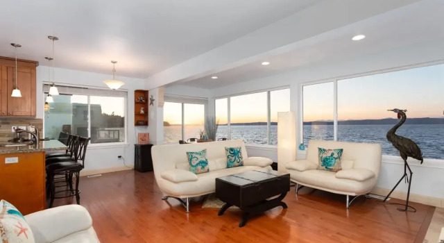 Amazing Sunsets At 3br Over The Puget Sound 3 Bedroom Home by Redawning, Varaa Hotelli Federal Way Washington (state)