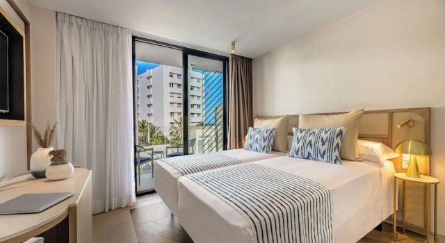 Двухместный номер Standard с балконом и с видом на бассейн Hotel Vibra Yamm Urban