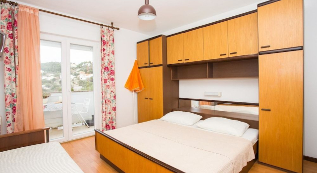 Apartments Marija, Prenota Appartamento Hotel a Isole Quarnerine con parcheggio, Parcheggio