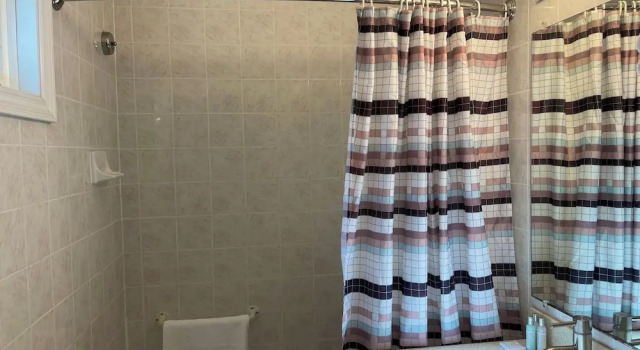 Четырёхместный номер Standard с балконом Thriftlodge by Wyndham Moncton