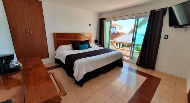 Двухместный номер Standard с балконом и с видом на море Hill House Mazatlan