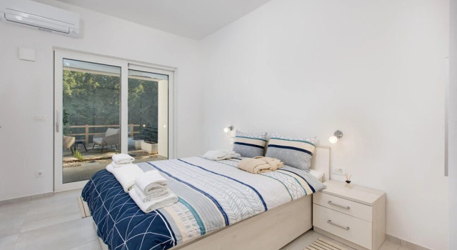 Nice Home in Zestilac With 2 Bedrooms, Wifi and Outdoor Swimming Pool