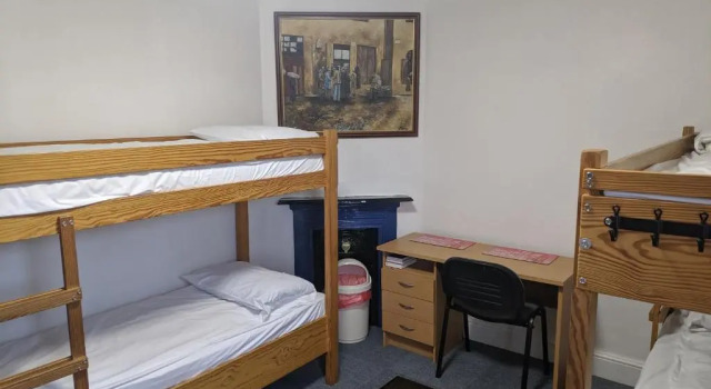 Кровать в общем номере HARLOW INTERNATIONAL HOSTEL