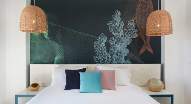 Люкс с джакузи на открытом воздухе Master с 2 комнатами с видом на море Kouros Hotel & Suites