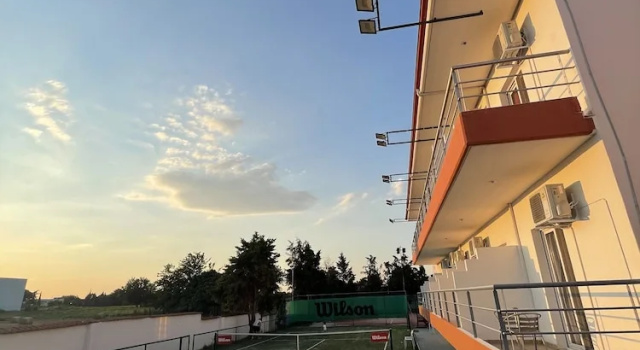 Полулюкс Athina Airport Hotel