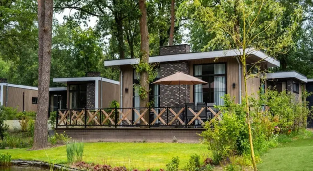 Бунгало Modern Holiday Home With Decorative Fireplace